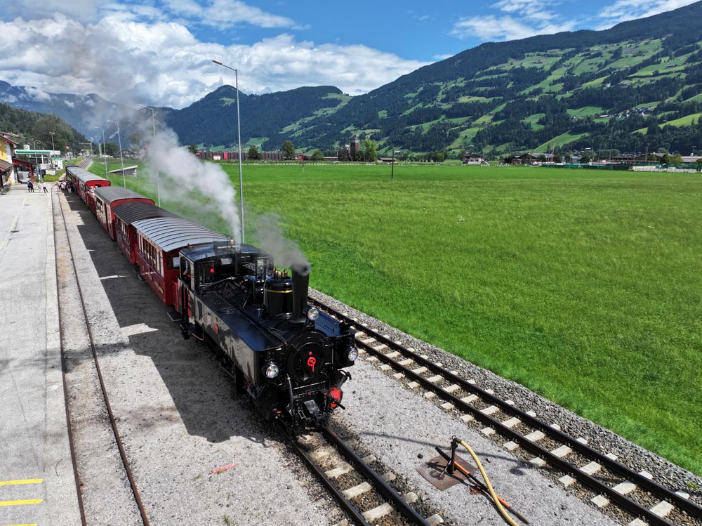 Drohnen Aufnahmen Dampflock ©TVB Fügen.jpg